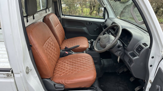 Suzuki Carry DD51T interior with upgraded seat covers fitted